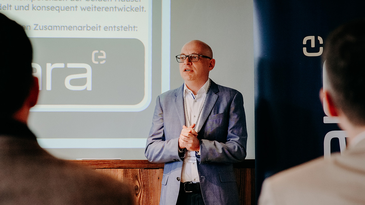 Vorstellung von Clara durch Gilbert Vogler