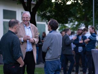 Dr. Brühl im Gespräch