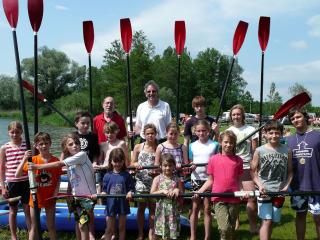 Dr. Brühl mit Kinder von Ruderclub (2010)