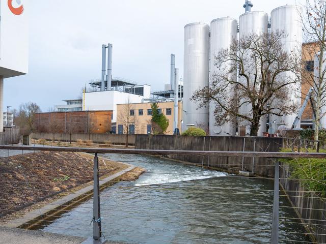 Mühlbachbogen vor Heizkraftwerk