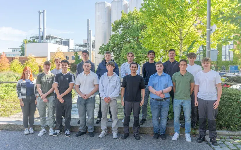 Gruppenfoto Azubis am Mühlbachbogen