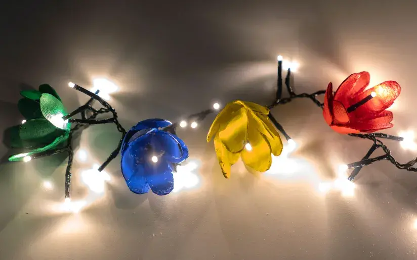 DIY Blumenlichterkette aus Eierkartons