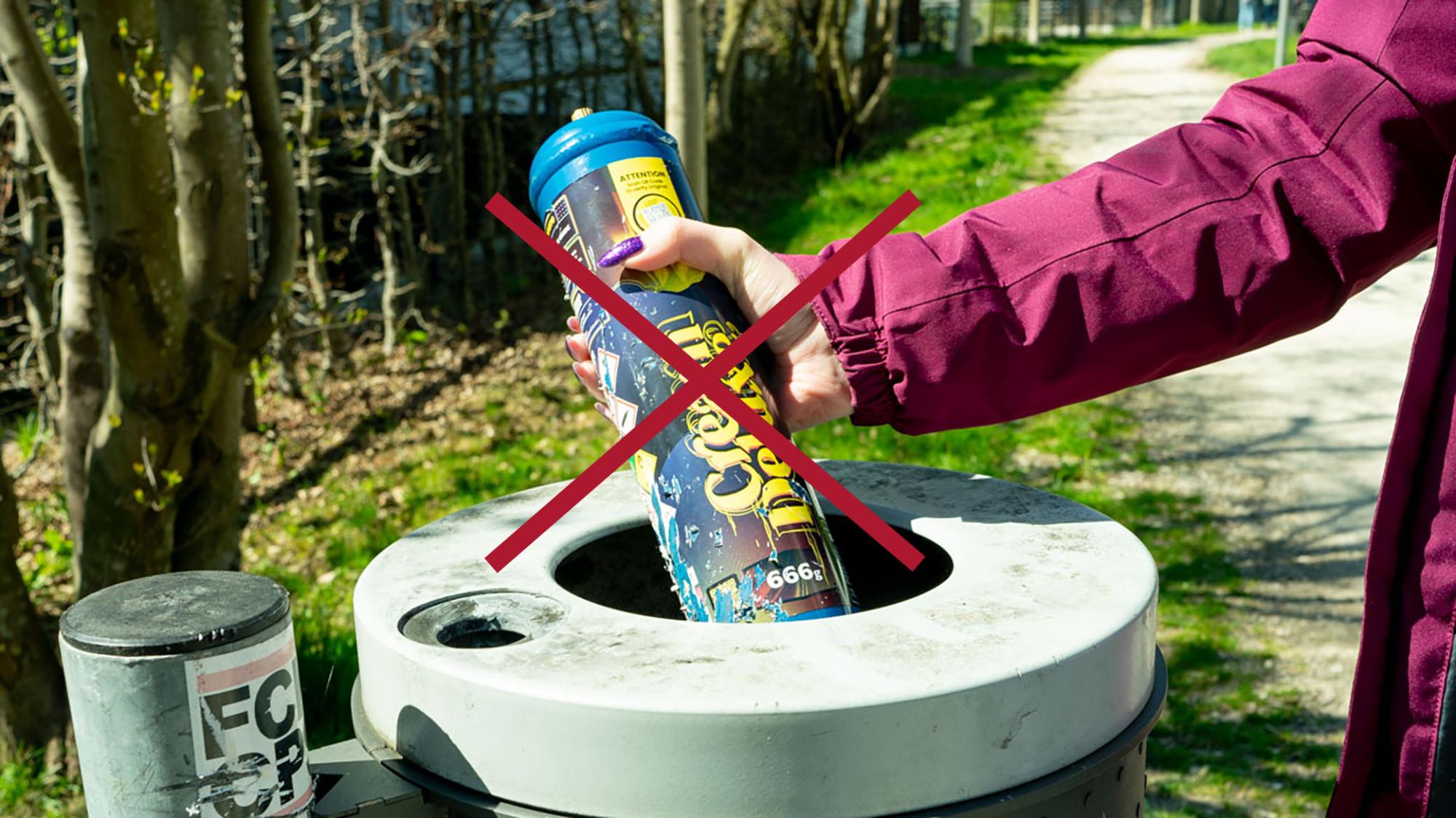 Lachgas wird in Muell im Park geworfen